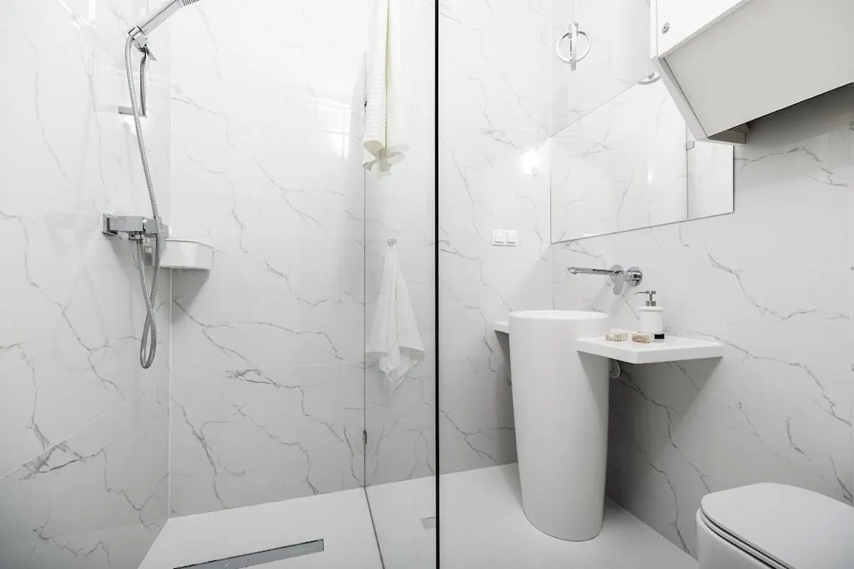 Bright Modern Studio In The Heart Of The Old Town Cracovie 0*,  Pologne